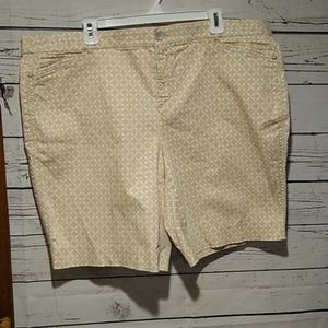 Intro.love the fit shorts size 20 w nwot